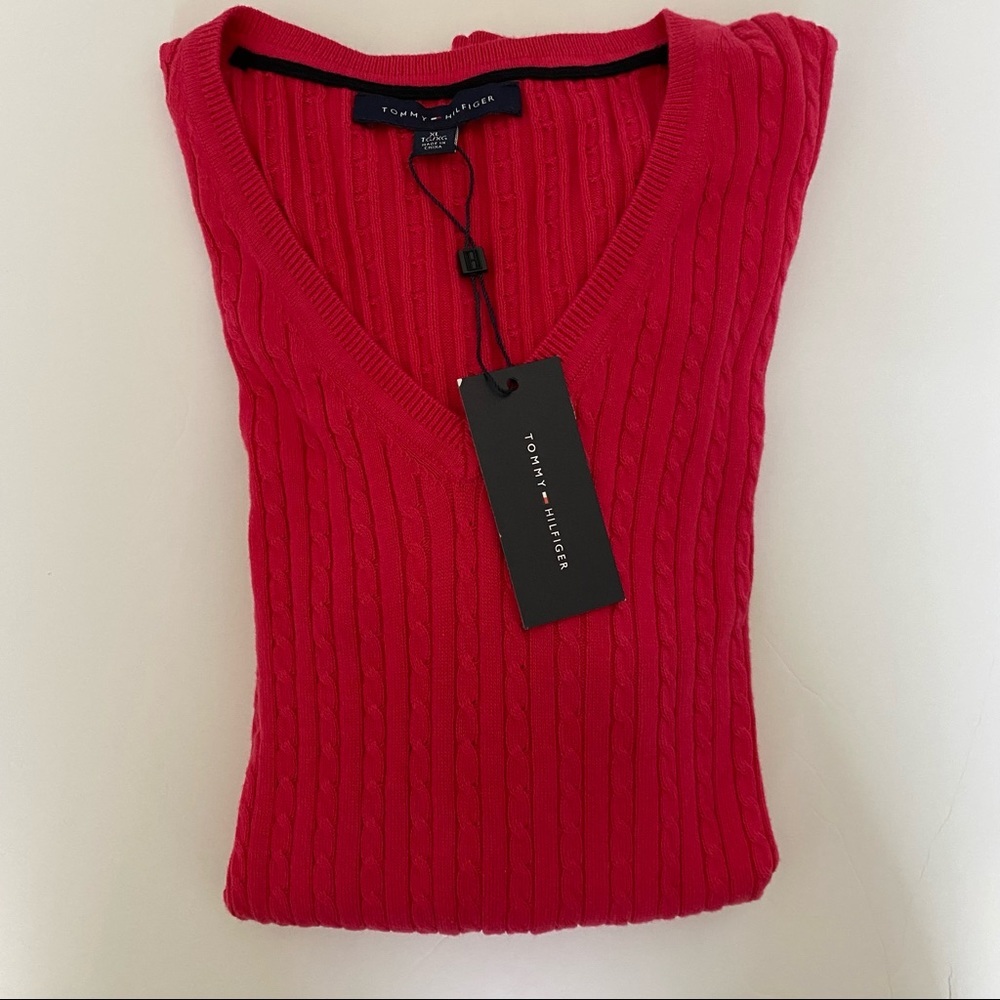 Tommy Hilfiger Red Cable Knit V-Neck Sweater in Dragonfruit color Size XL NWT - Picture 5 of 12